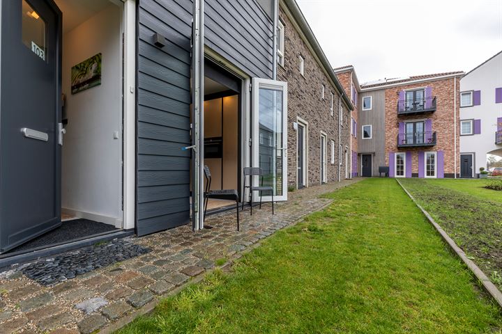 Loevestein 103 in Hengelo foto
