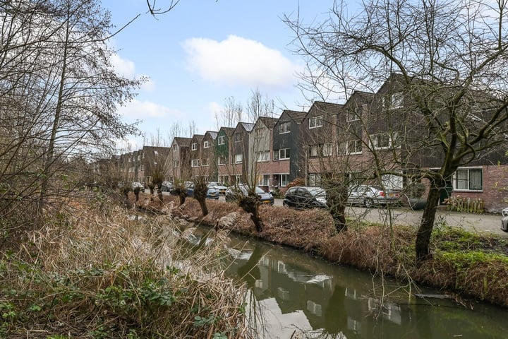 Loevestein 87 in Alphen aan den Rijn foto
