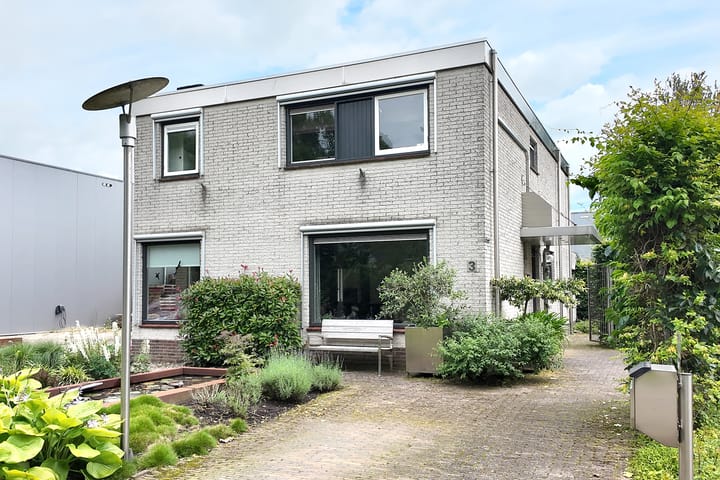 Looierij 3 in Zevenbergen foto