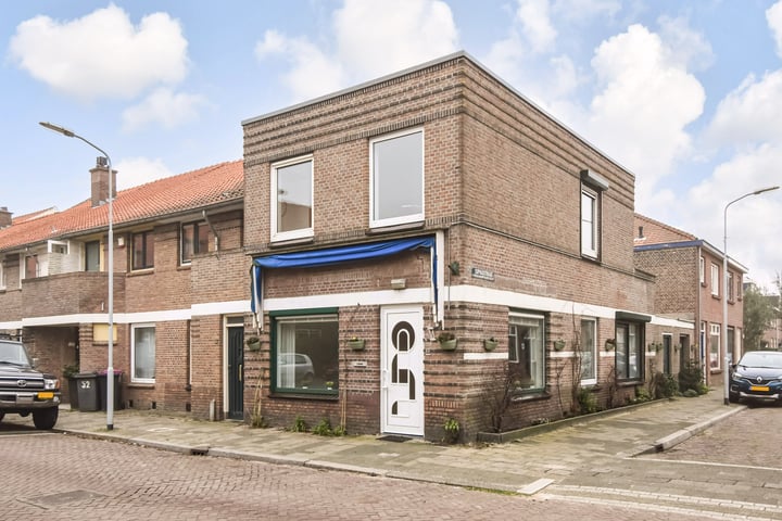 Loolaan 56 in Voorburg foto