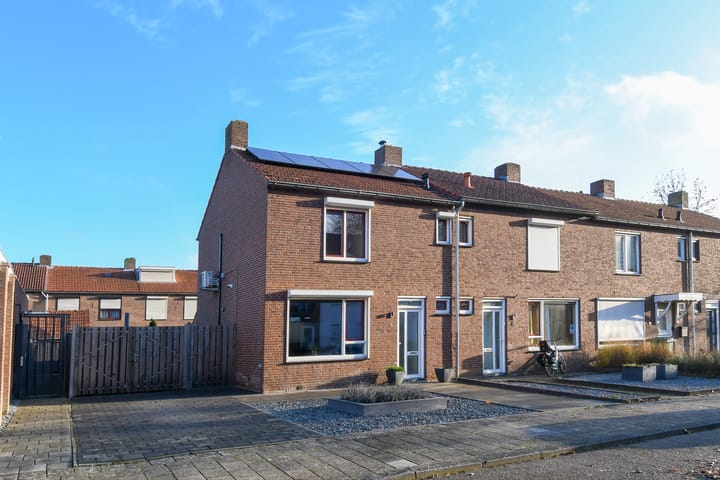 Loonstraat 8 in Weert