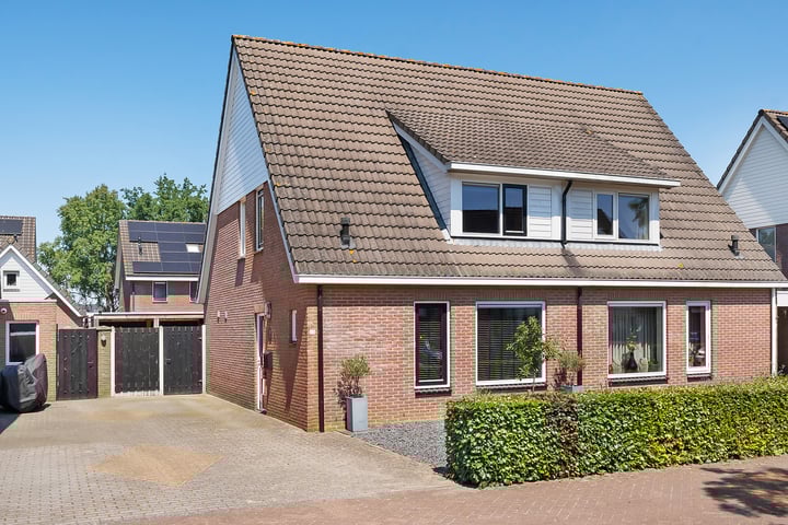 Loorlaan 43 in Hardenberg foto