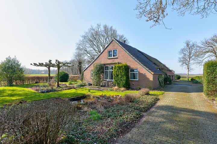 Looveen 1 in Wijster foto
