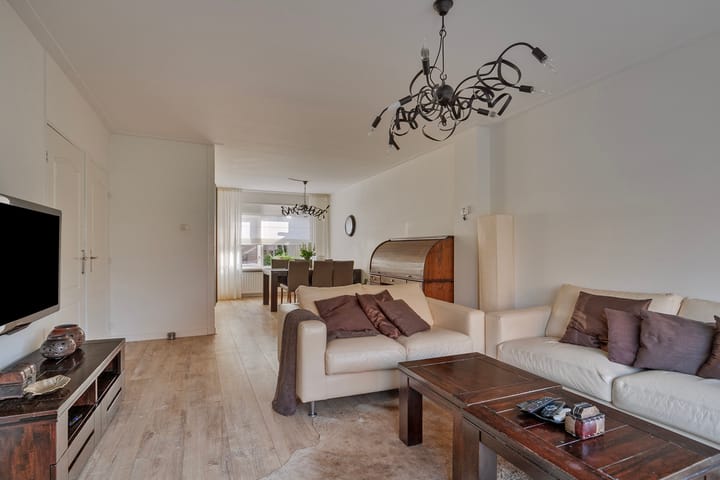 Lortzingstraat 1 in Waalwijk foto