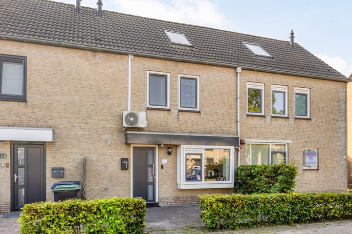 Lotusbloemweg 112 in Almere foto