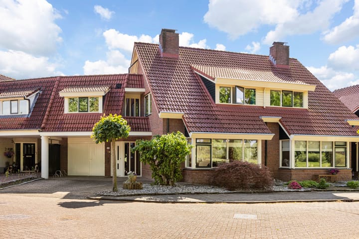 Lou Bandystraat 21 in Hengelo foto