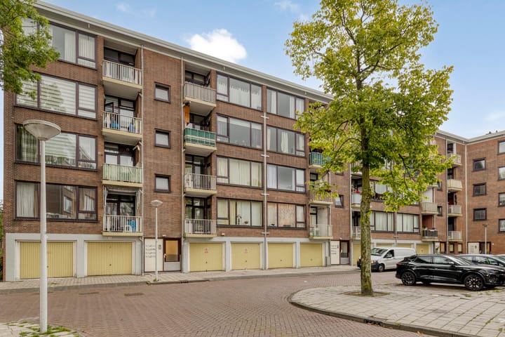 Lou Jansenplein 7-3 in Amsterdam foto