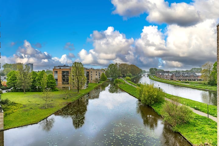 Louis Armstronglaan 103 in Leiden foto