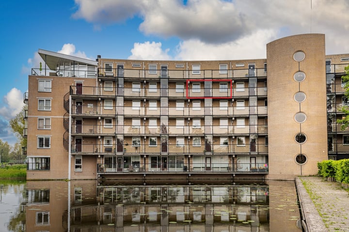 Louis Armstronglaan 105 in Leiden foto