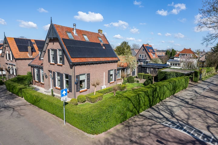 Louis Bouwmeesterplein 2 in Middelharnis