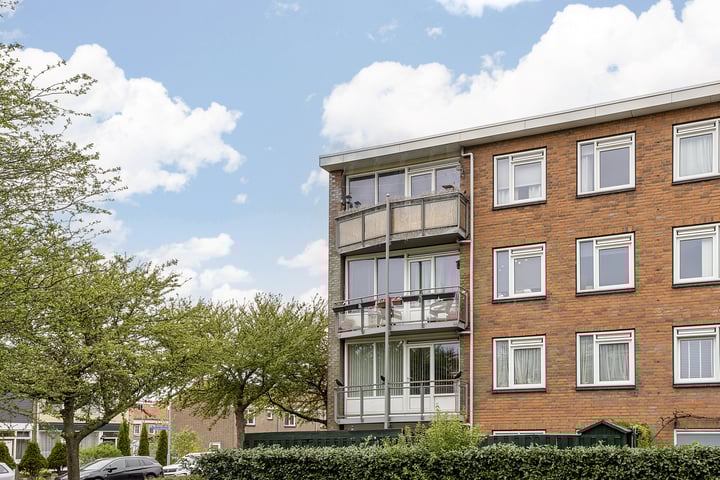 Louis Couperusstraat 6 in Heemskerk foto