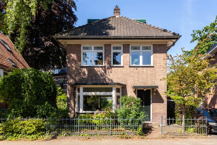 Louisalaan 3 in Apeldoorn foto
