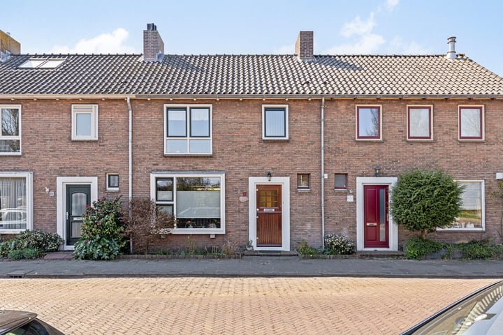 Louise de Colignylaan 17 in Voorschoten foto