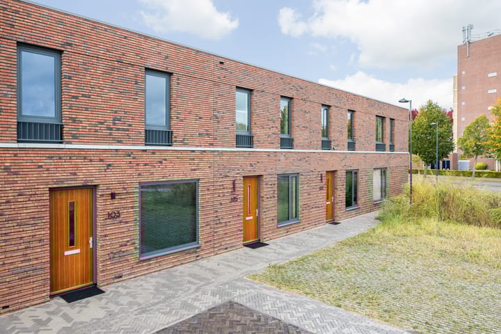 Lous van Beusekomlaan 105 in Breda foto