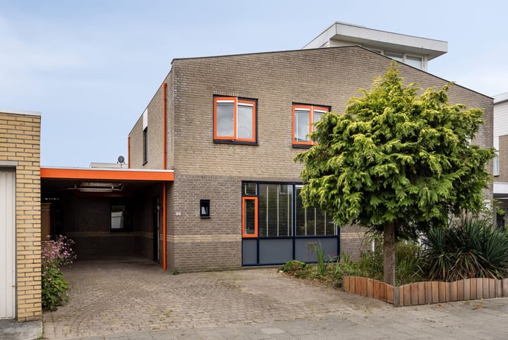 Luchtenburg 2 in Oss foto