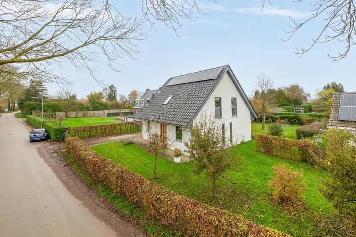 Luchtenburg 2a in Ingen foto