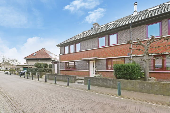 Luchtenburglaan 19 in 's-Gravenhage foto