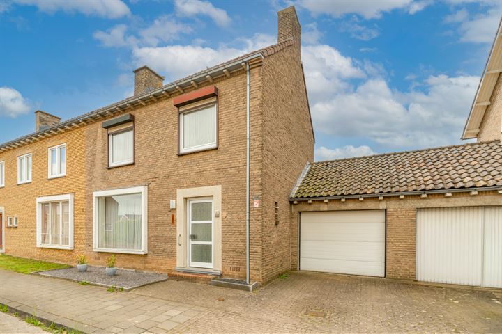 Luciastraat 17 in Beek foto