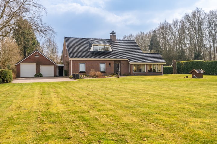 Lutjeloosterweg 11 in Blijham foto