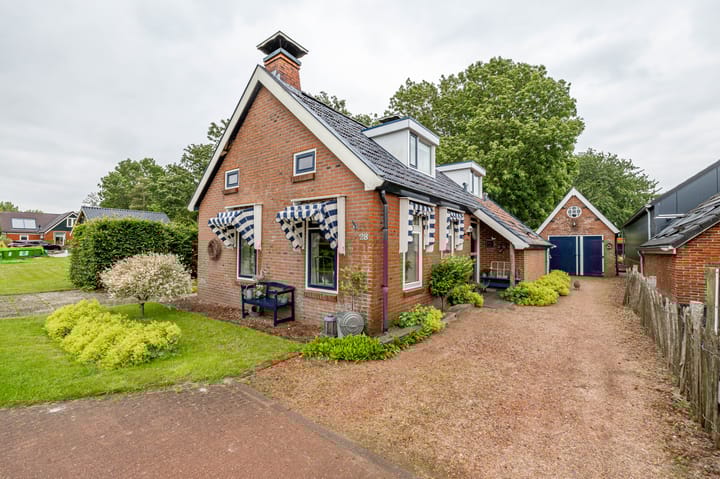 Lutjewegje 28 in Uithuizermeeden foto