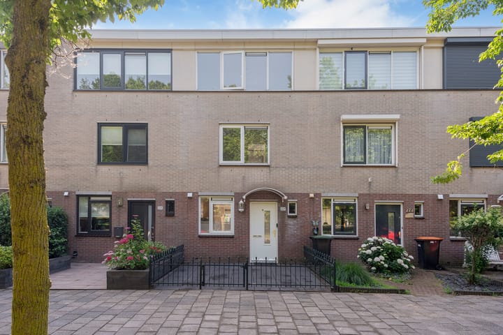 Luxemburglaan 223A in Beverwijk foto