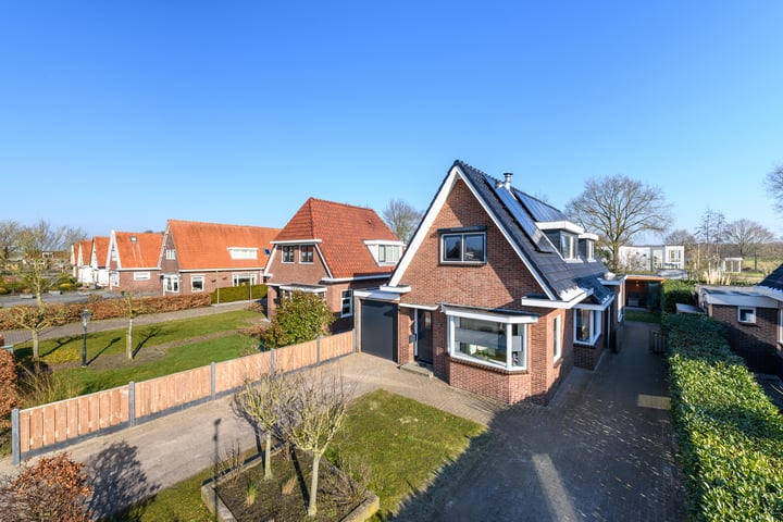 Lycklamaweg 142 in Wolvega foto