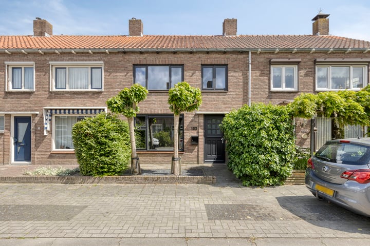 M.D.de Grootstraat 122 in Goes foto