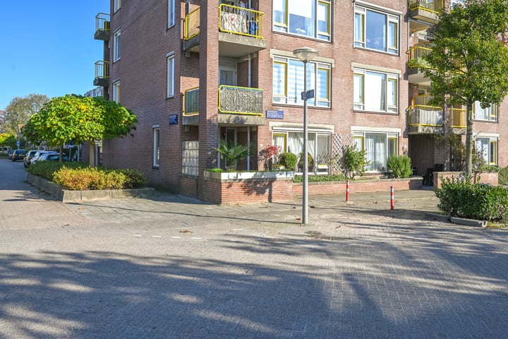 M. Gandhilaan 37 in Amsterdam foto