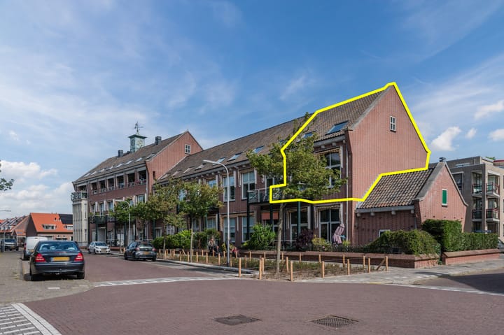 M.H. Tromphof 20 in Katwijk