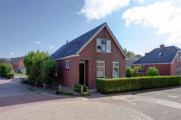 M.H. Trompstraat 38 in Roodeschool foto