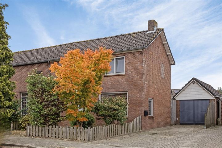 Maaijenstraat 12 in Well foto