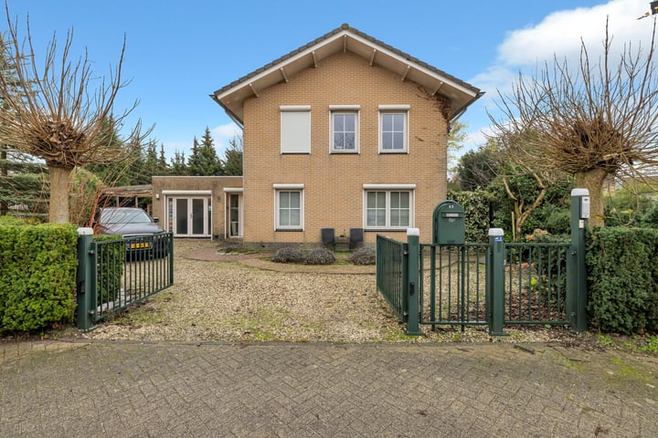 Maandenweg 25 in Almere foto