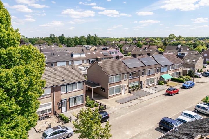 Maanstraat 13 in Berghem foto