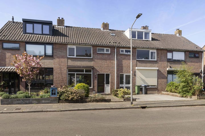 Maanstraat 51 in Nijmegen foto