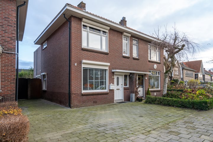 Maardijk 28 in Almelo