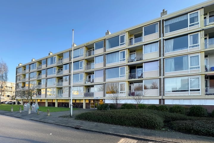 Maarten Lutherweg 82 in Amstelveen foto