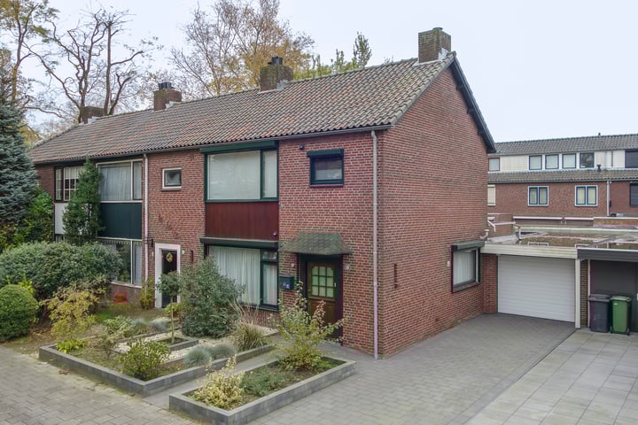 Maarten van Heemskerkstraat 16 in Helmond foto