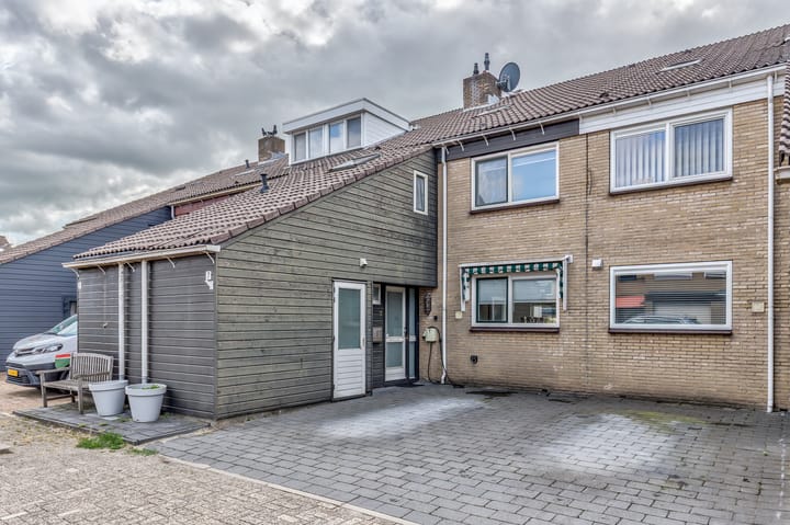 Maasdal 7 in Capelle aan den IJssel foto