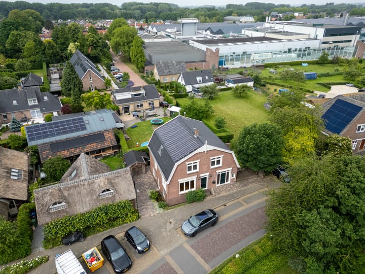 Maasdijk 14 in Giessen foto