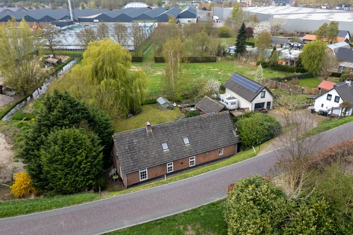 Maasdijk 25 in Giessen foto