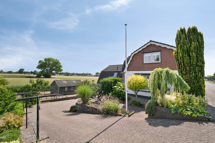 Maasdijk 37 in Poederoijen
