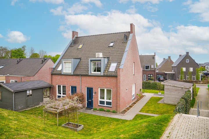 Maasdijk 379a in Veen