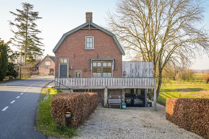 Maasdijk 54 in Wijk en Aalburg foto