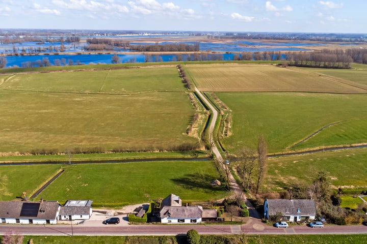Maasdijk 8 in Rijswijk (NB) foto