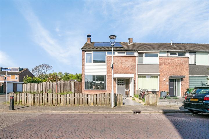 Maaseikstraat 1 in Breda foto