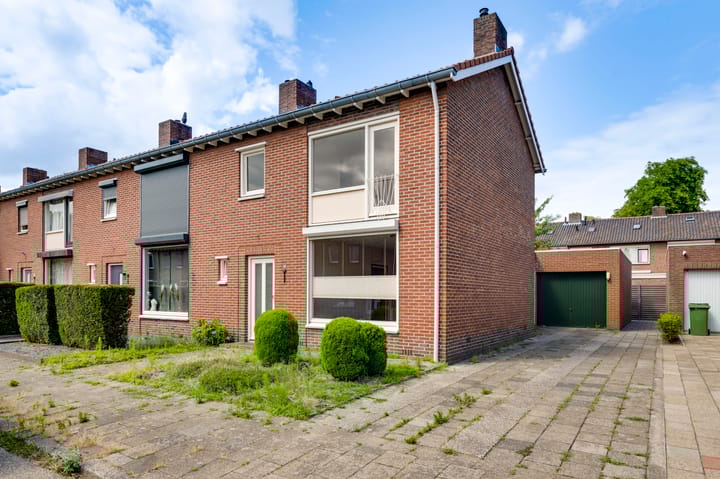 Maasgouwstraat 13 in Weert foto