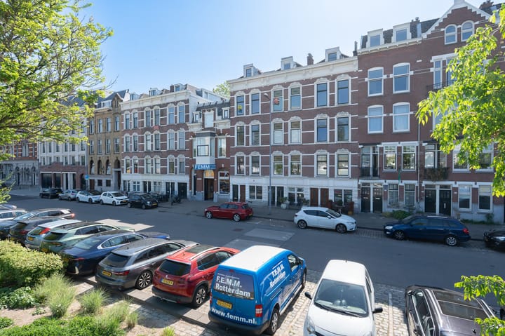 Maaskade 133B in Rotterdam foto