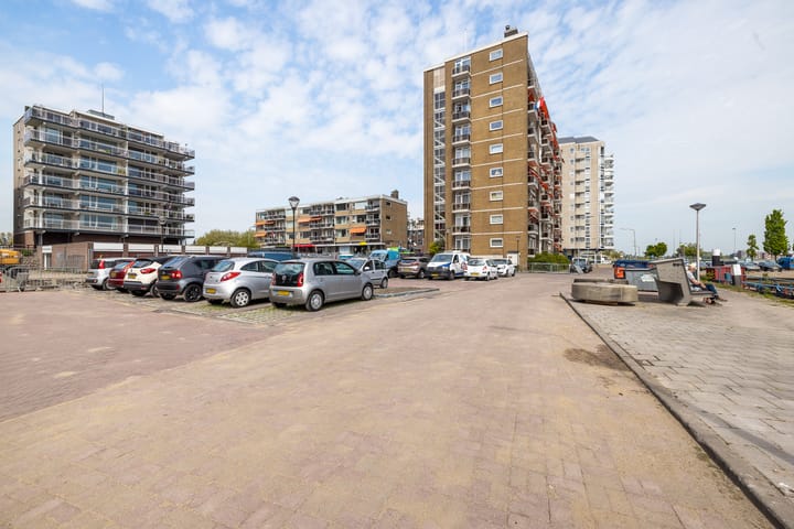 Maasplein 23 in Zwijndrecht foto