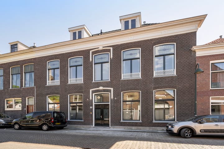 Maassluissedijk 9 in Vlaardingen foto