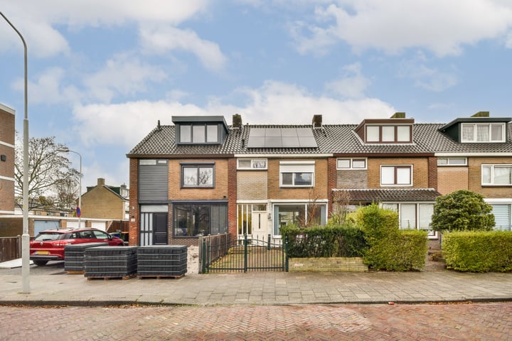 Maasstraat 132 in Heemskerk foto